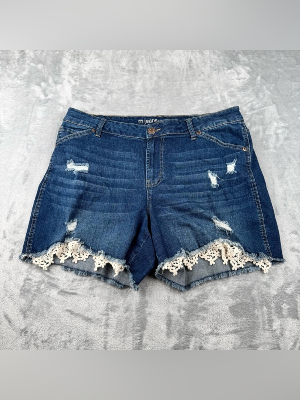 M Jeans by Maurices High Rise Shorts Size 16W 16 Curvy Denim Lace Distressed